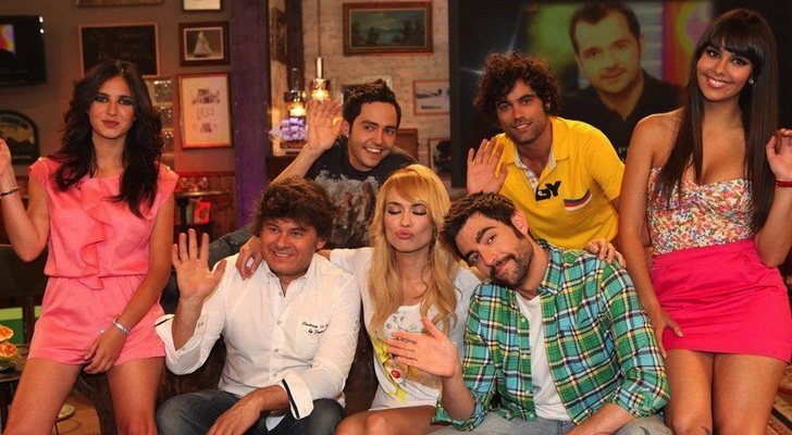 Jordi Mestre, rodeado de sus compañeros en 'Sé lo que hicisteis'