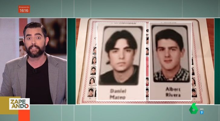 Dani Mateo, en &#39;Zapeando&#39;, con las fotos de la orla de Mateo y Albert Rivera