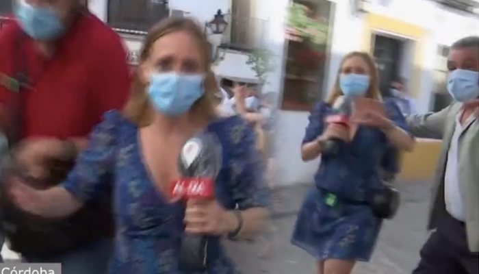 La reportera María López sufrió serias dificultades en Córdoba