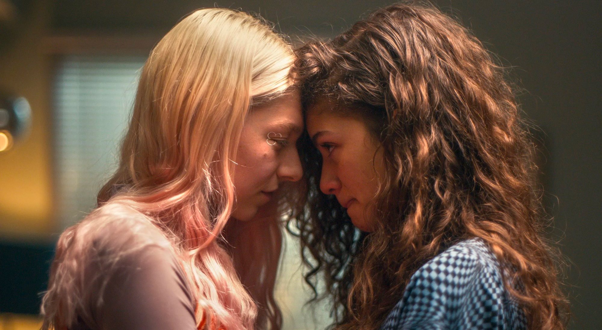 Hunter Schafer y Zendaya en 'Euphoria'