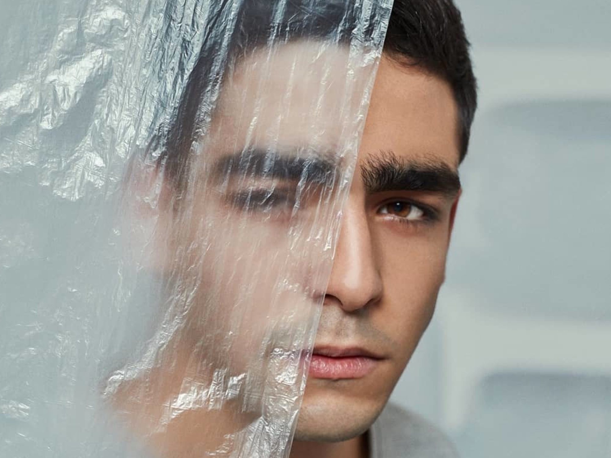 Omar Ayuso en una imagen promocional de 'Élite'