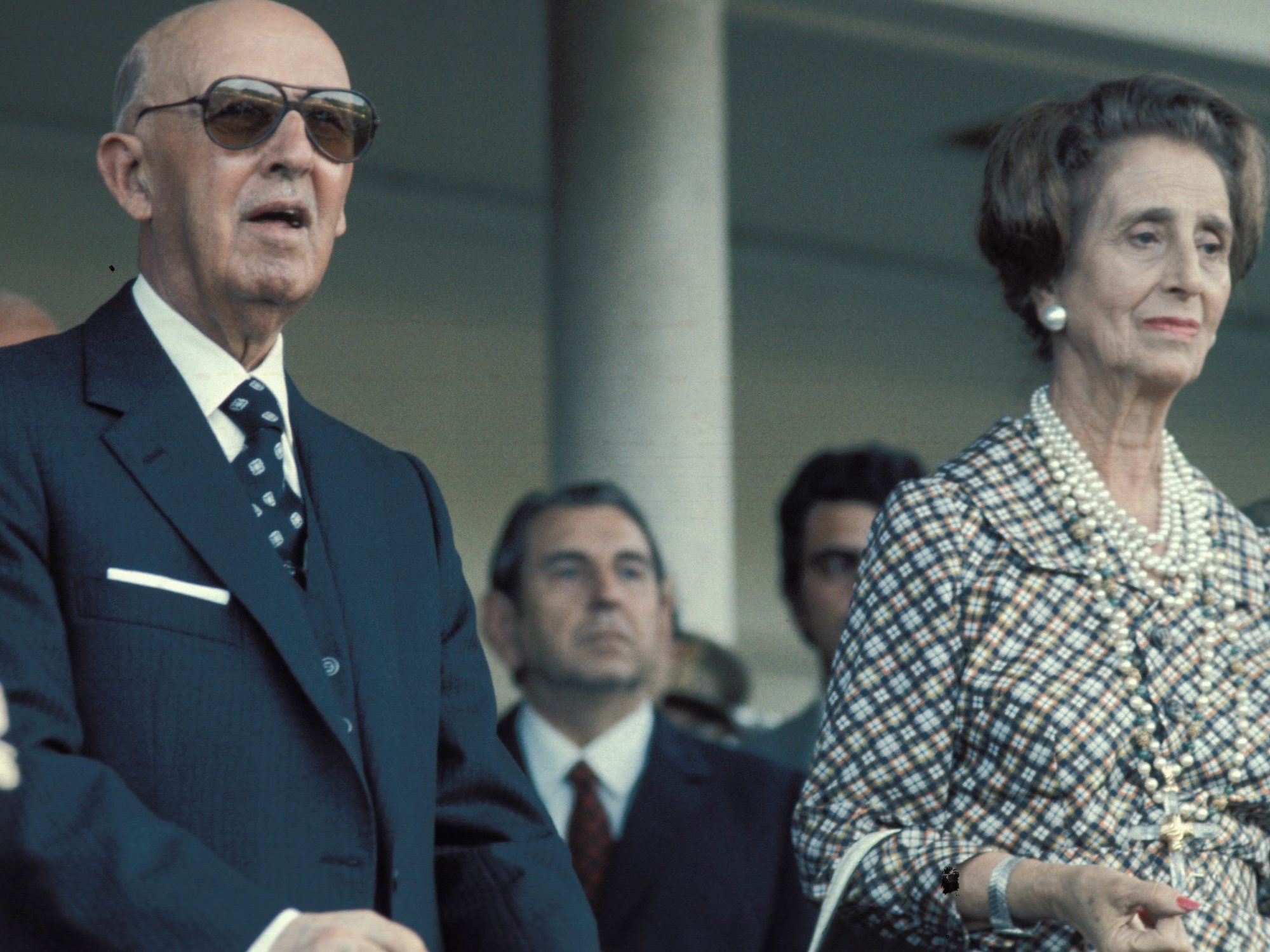 El dictador Francisco Franco junto a su mujer Carmen Polo