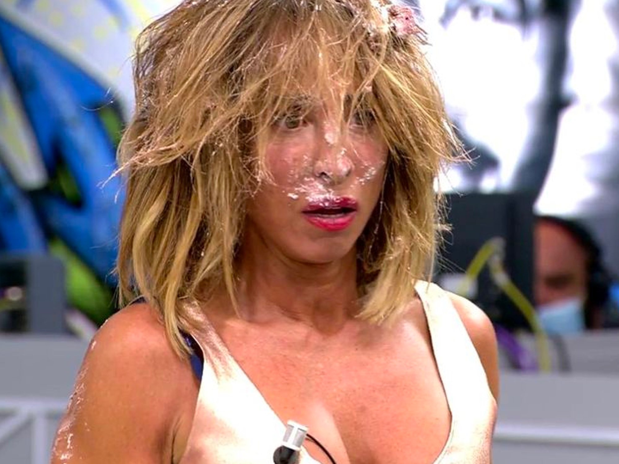 María Patiño, llena de tarta en 'Sálvame'