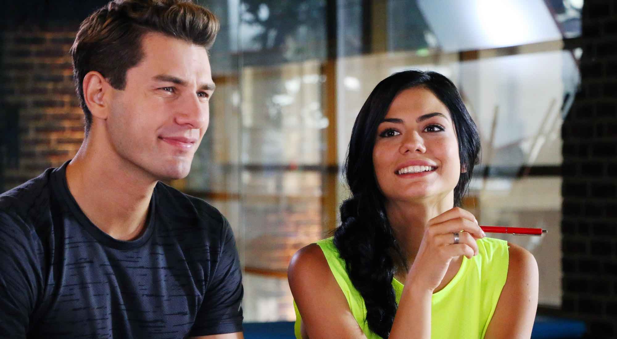 Demet Özdemir y Furkan Palali en &#39;Habitación 309&#39;