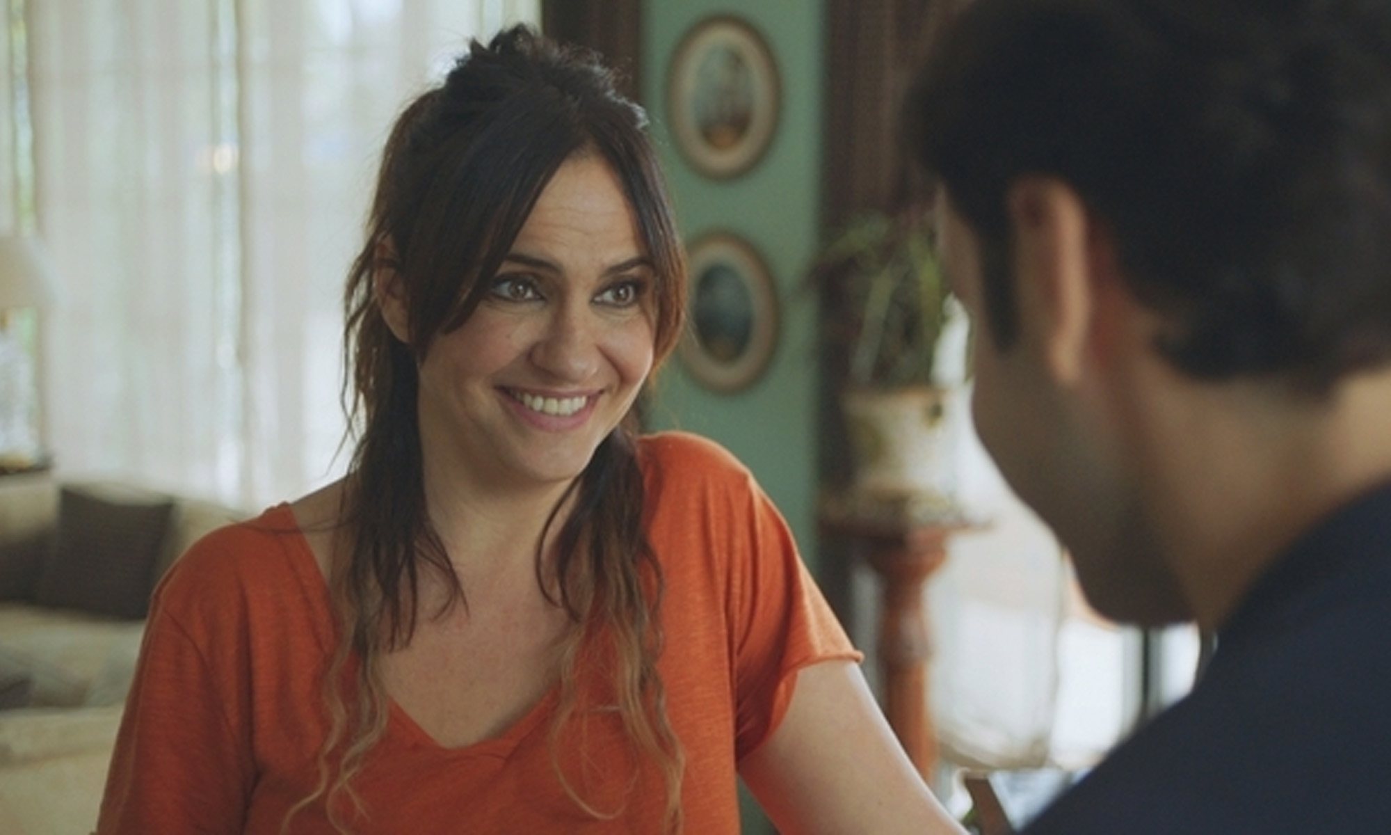 Melani Olivares, como Àngela en &#39;Benvinguts a la família&#39;