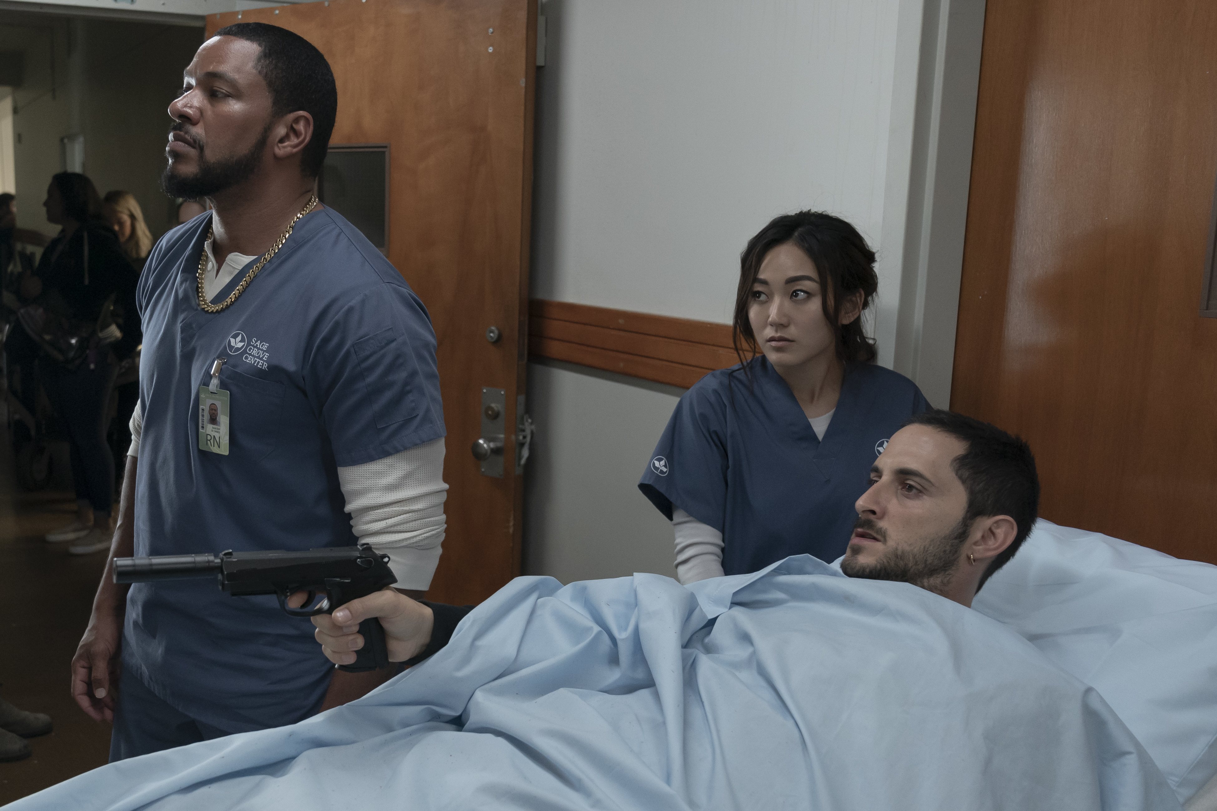 Los chicos se cuelan en el internado de Stormfront