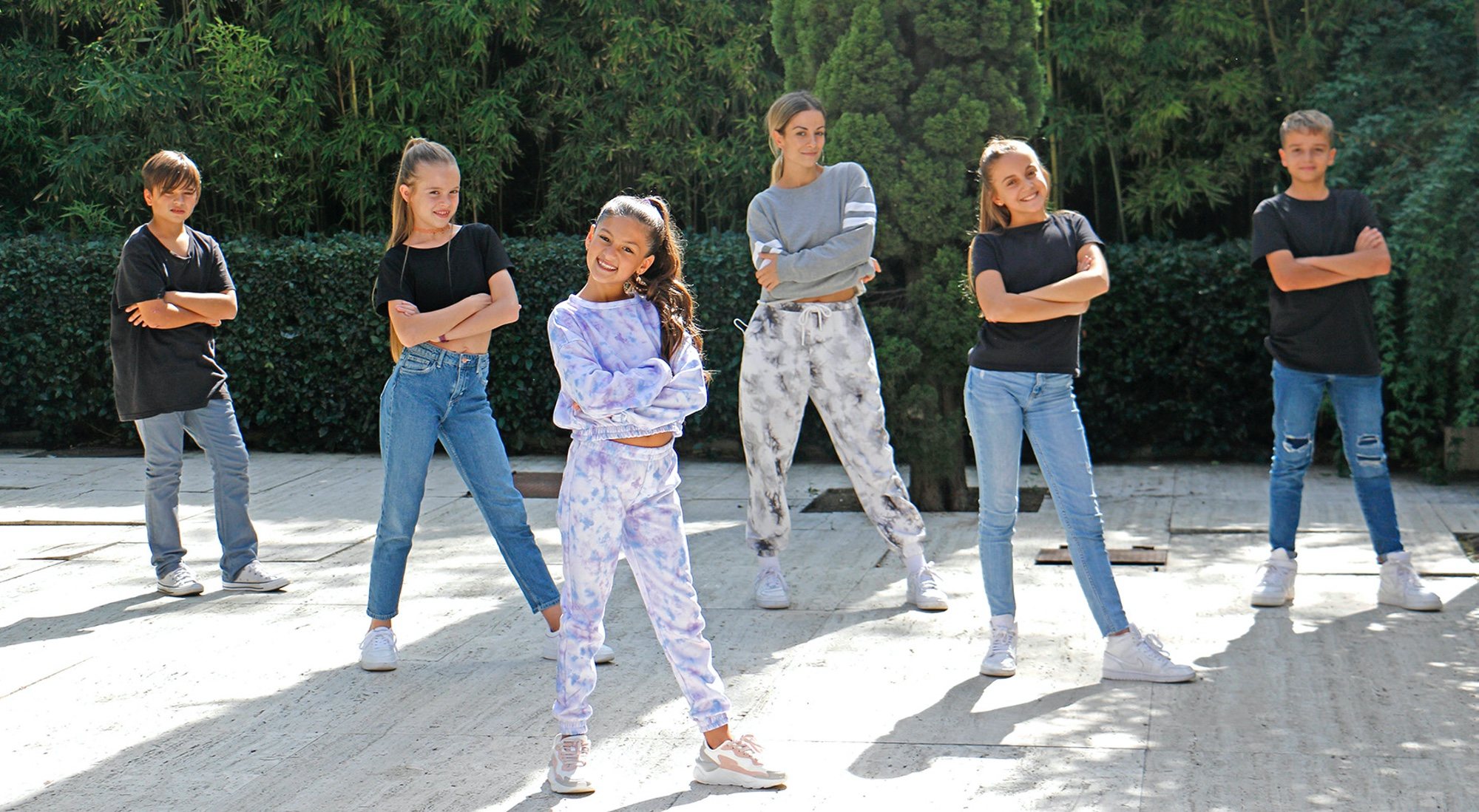 Soleá junto a Vicky Gómez y sus bailarines