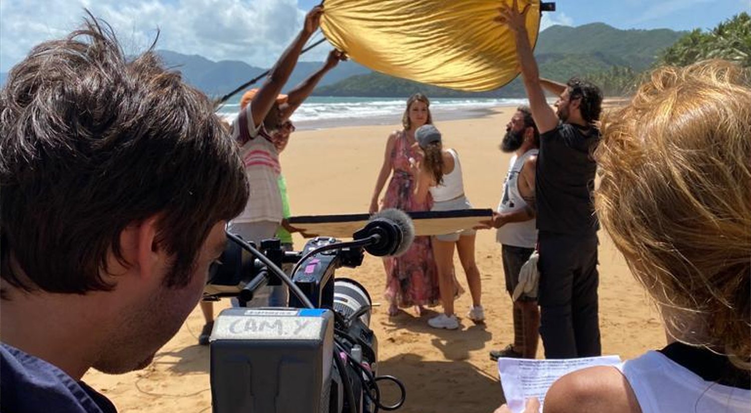 Todo un operativo para grabar los planos de Sandra Barneda en las playas