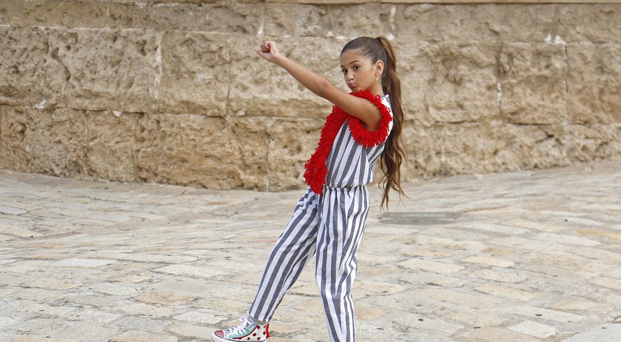 Soléa en el videoclip de "Palante"