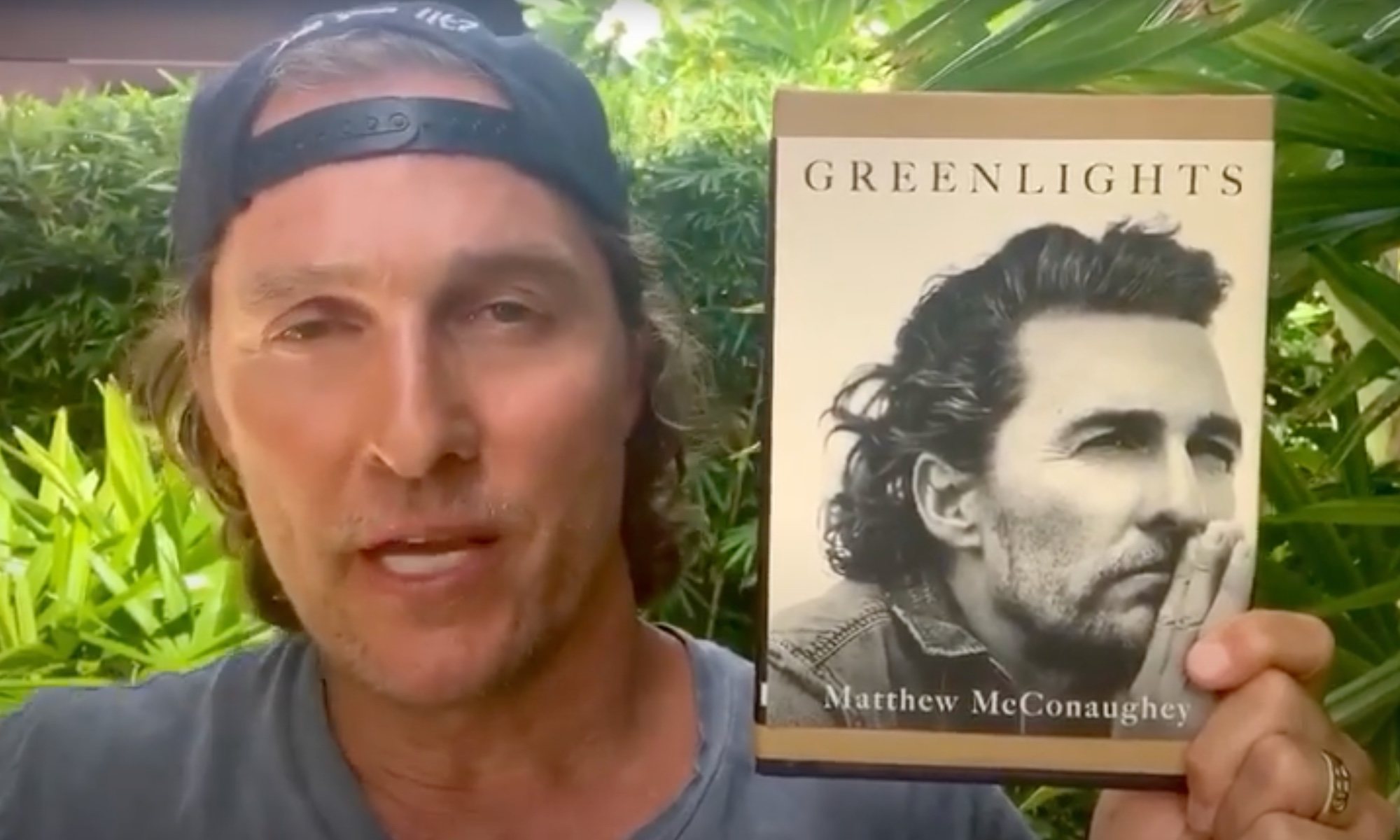 Matthew McConaughey muestra su libro "Greenlights"