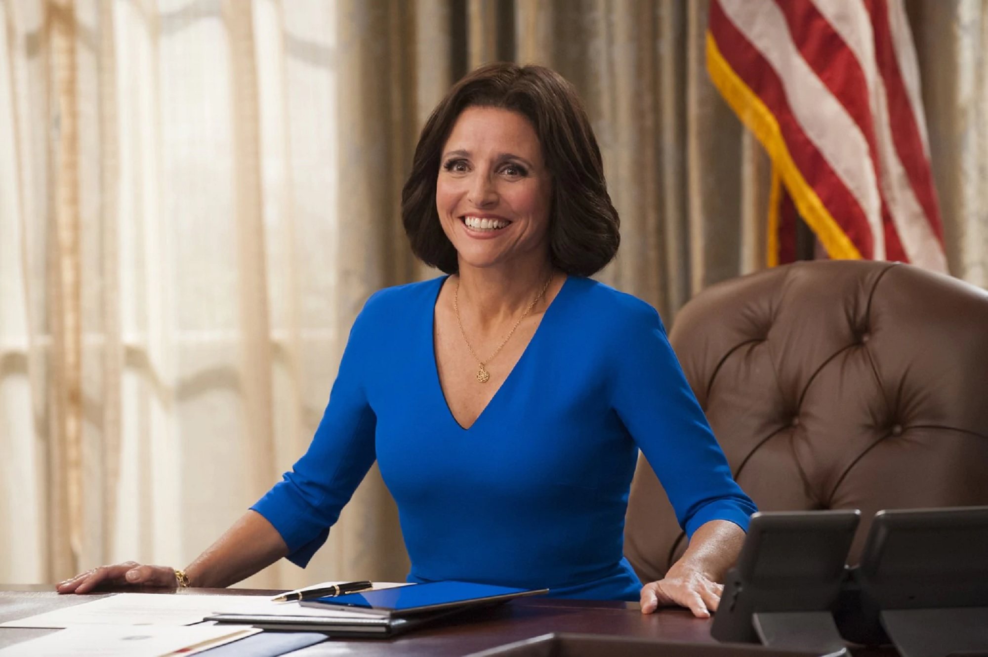 Julia Louis-Dreyfus daba vida a Selina Meyer, la política que pide que se pare el recuento de votos, en 'Veep'