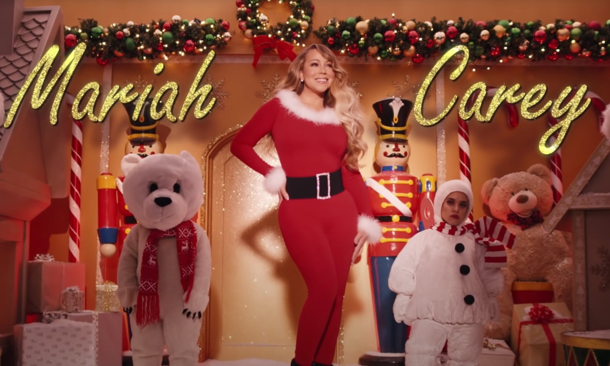 Mariah Carey en su videoclip "All I Want for Christmas Is You"