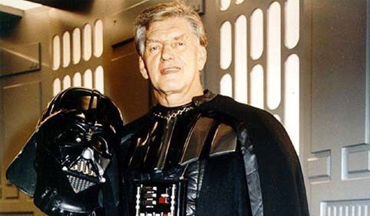 David Prowse como Darth Vader en "Star Wars"