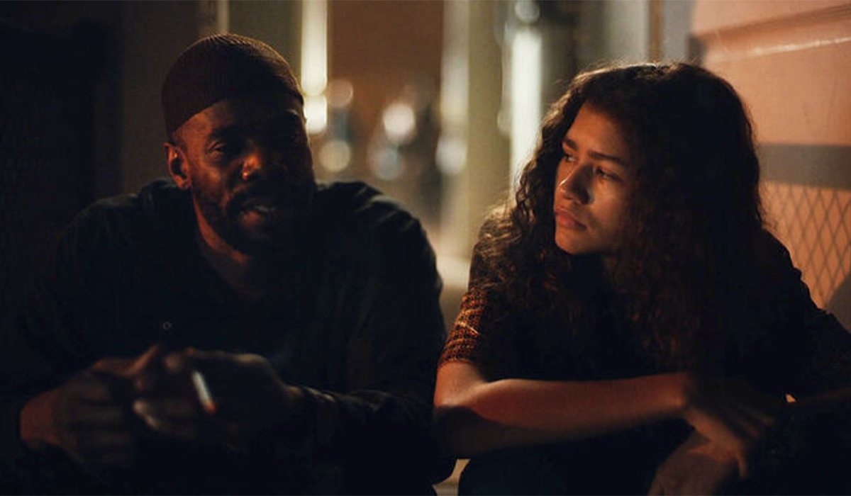 Ali y Rue conversando en 'Euphoria'