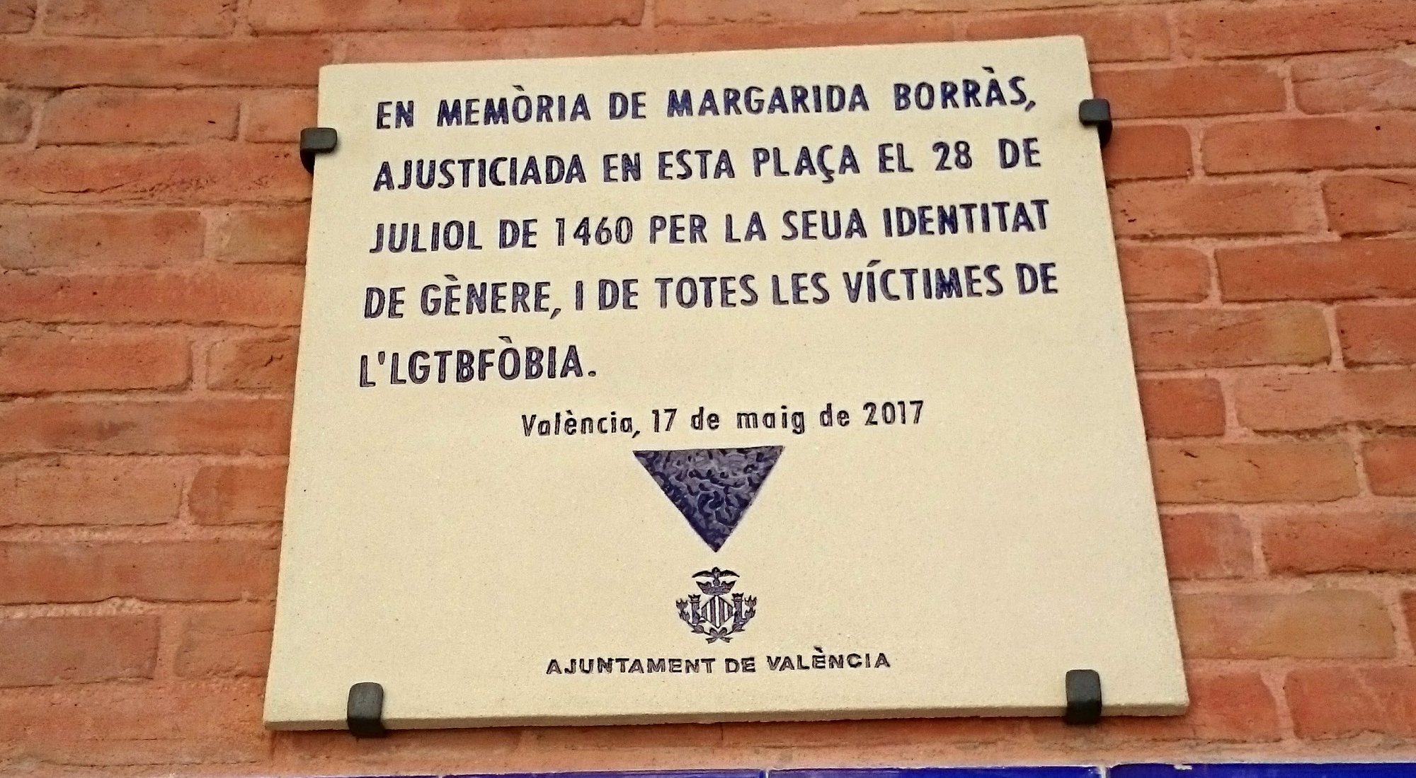 Placa conmemorativa de la ejecución de Margarida Borràs por su identidad de género