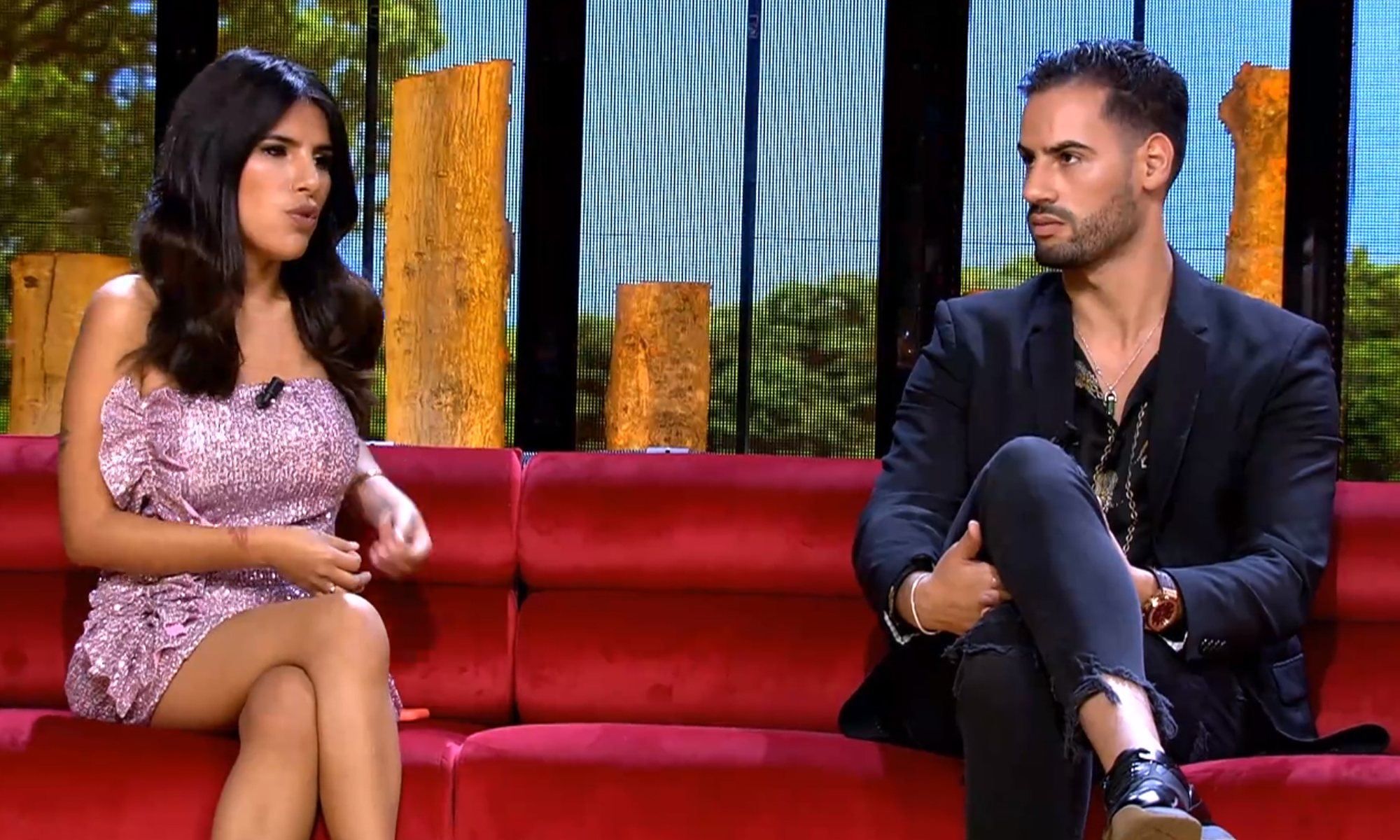 Isa Pantoja y Asraf Beno en el plató de 'La casa fuerte 2'