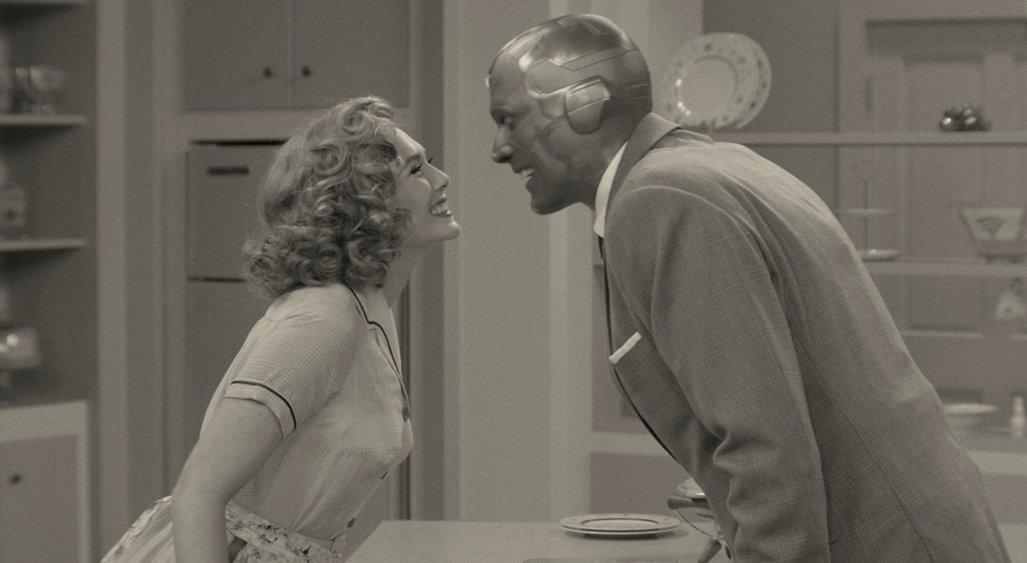 Elizabeth Olsen y Paul Bettany en 'Bruja Escarlata y Visión'