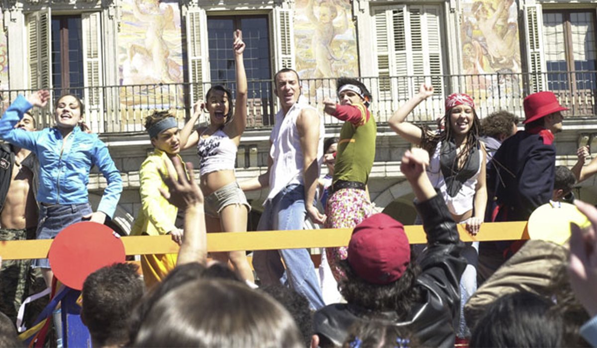 &#39;Un paso adelante&#39; sale a la calle a realizar una coreografía
