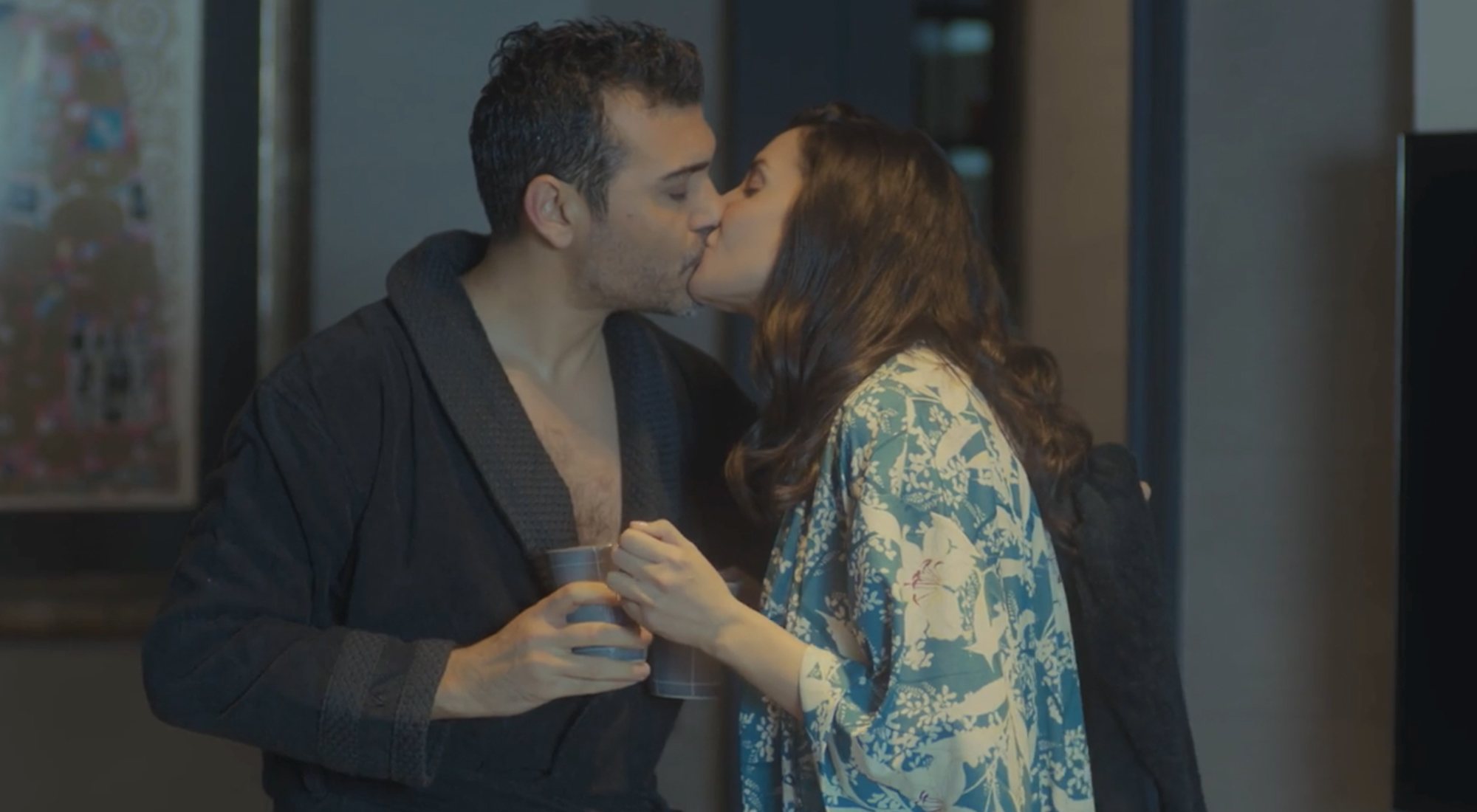 Sarp reaparece con vida junto a su nueva esposa en &#39;Mujer&#39;