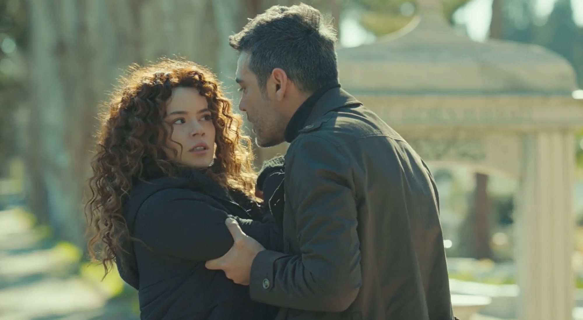 Sarp descarga su rabia contra Sirin en &#39;Mujer&#39;