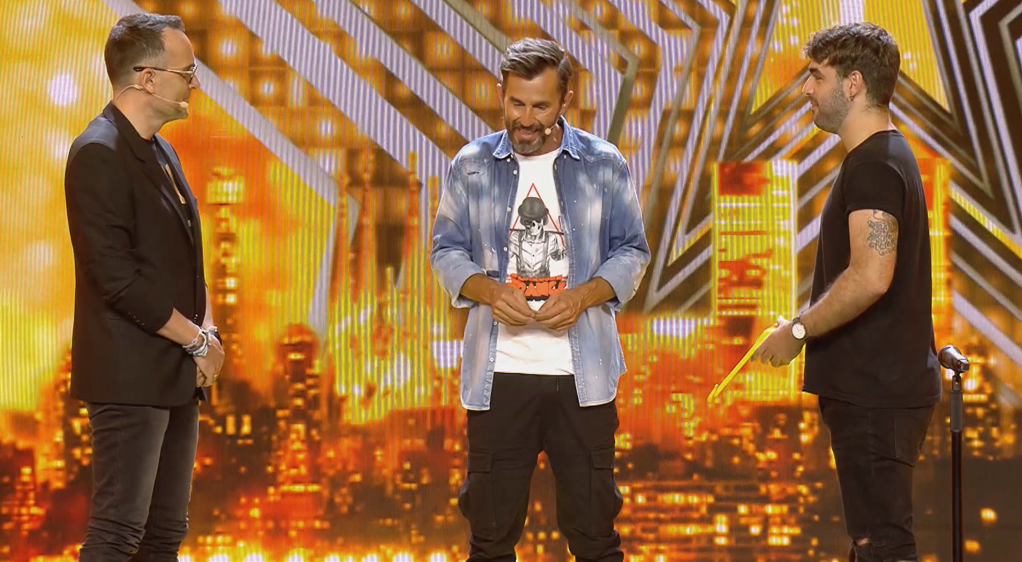 Risto Mejide felicita a Juanjo tras otorgarle el Pase de Oro en 'Got Talent 6'