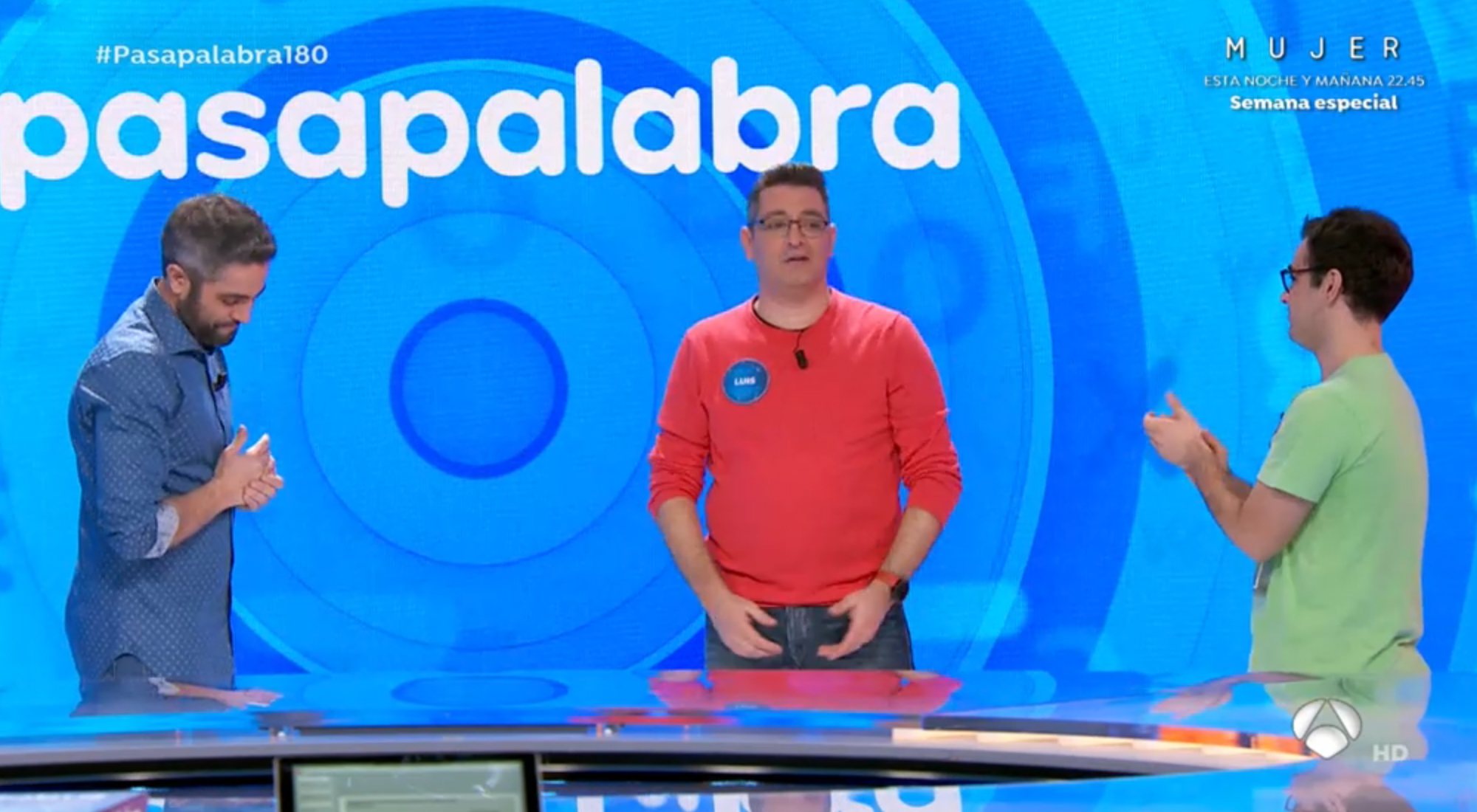 Roberto Leal y Pablo se despiden de un emocionado Luis en 'Pasapalabra'