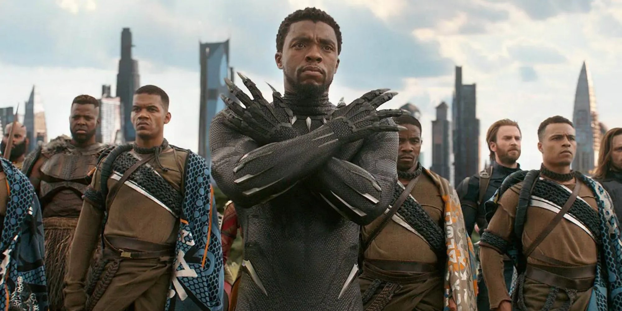 Chadwick Boseman como T'Challa