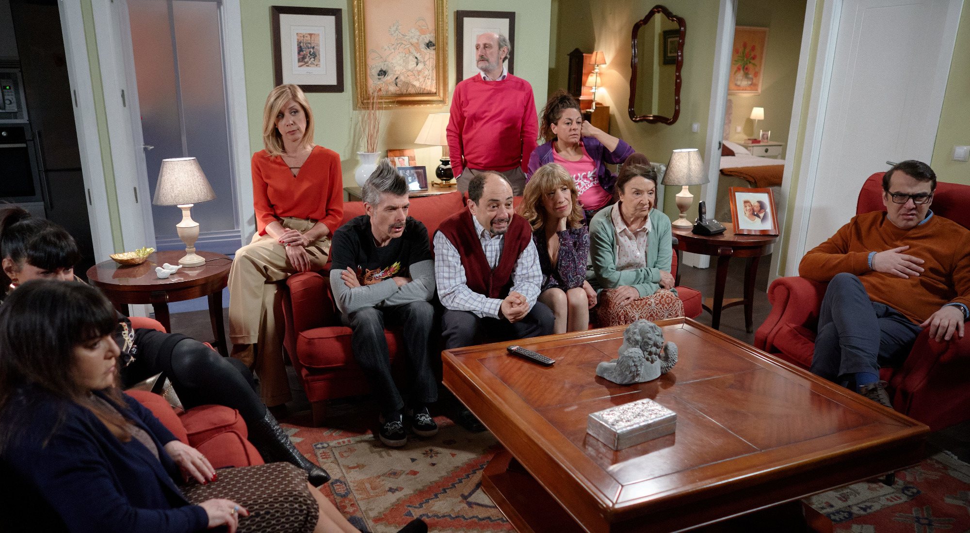 Jordi Sánchez junto sus compañeros de 'La que se avecina'