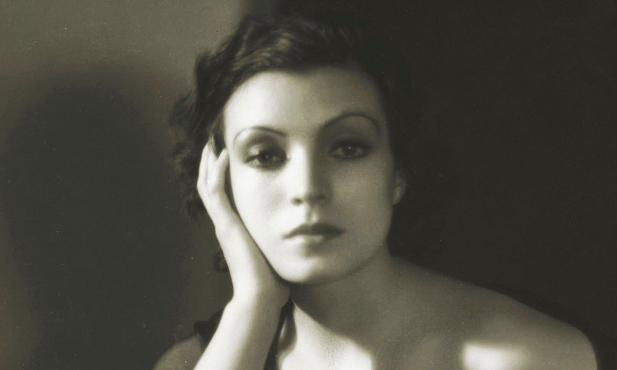 Parte de la portada de &quot;Divina Lola&quot;