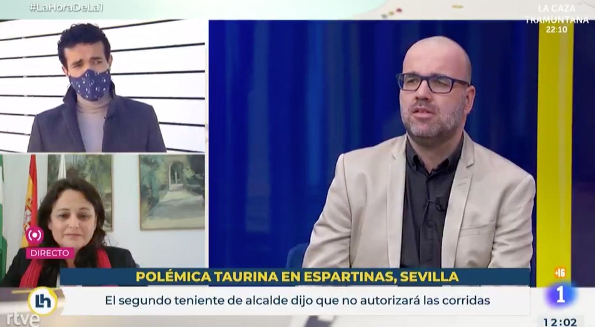 Borja Terán, colaborador de 'La hora de la 1' debatiendo a Victor Puerto