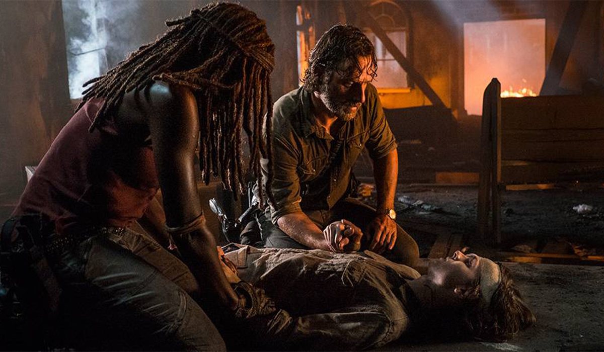 Michonne y Rick acompañan a Carl en su muerte en 'The Walking Dead'