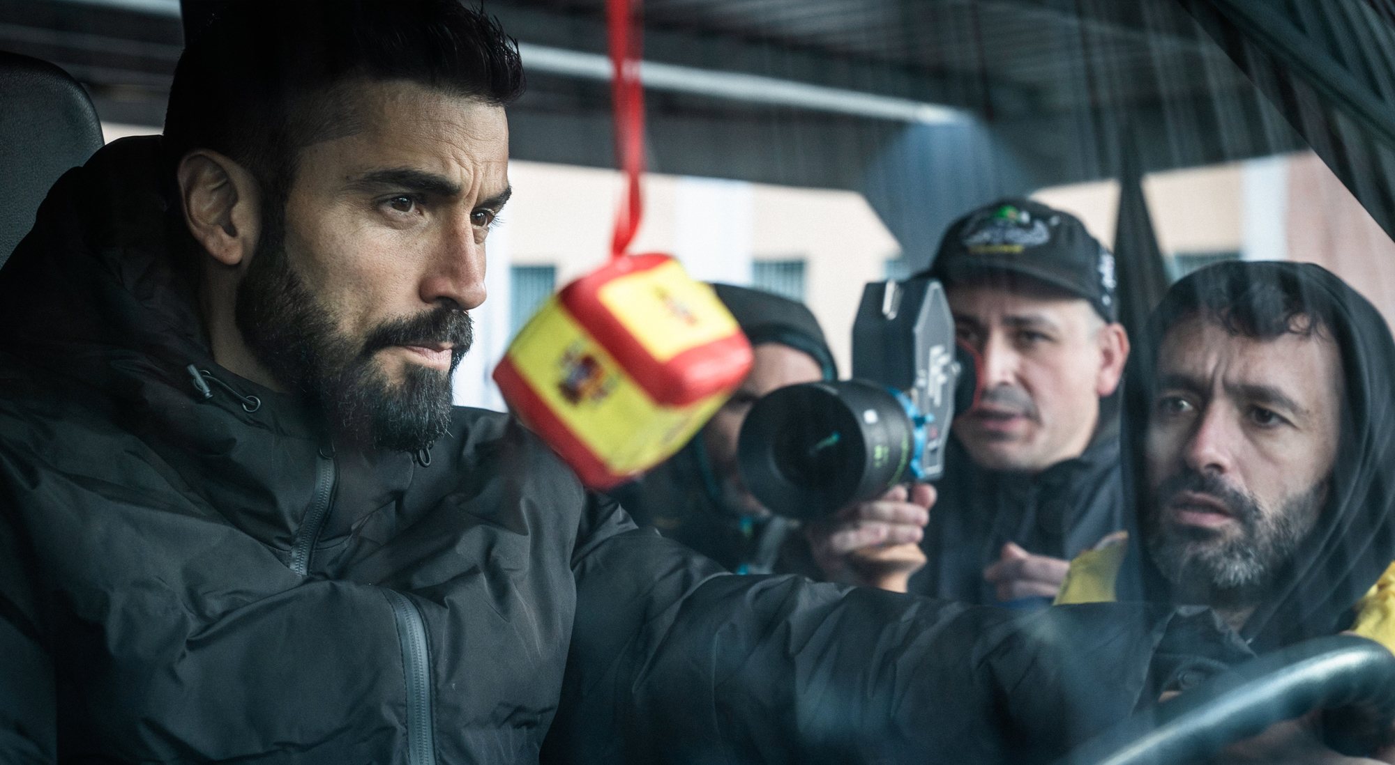 Rodrigo Sorogoyen y Álex García en el rodaje de &#39;Antidisturbios&#39;