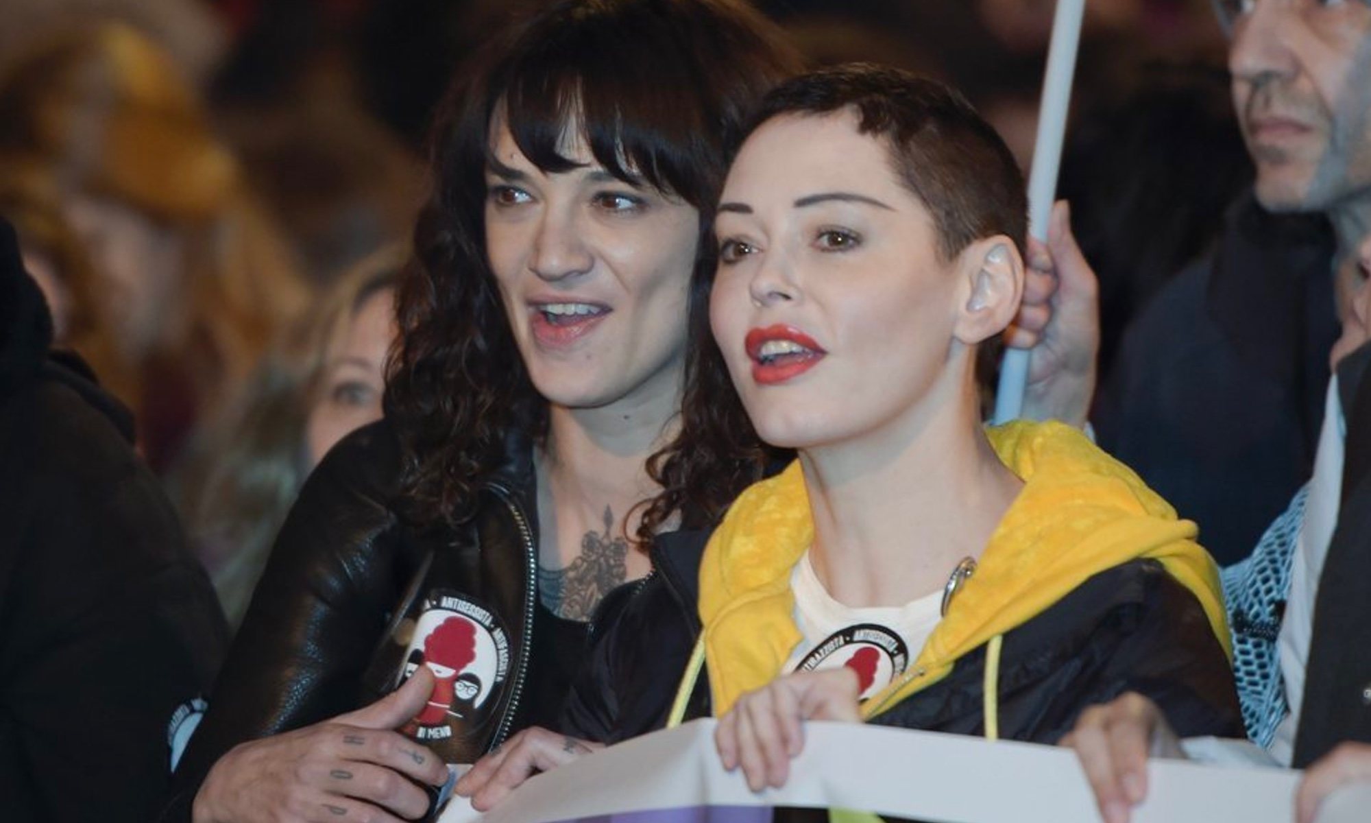 Rose Mcgowan en una manifestación de el Día de la Mujer