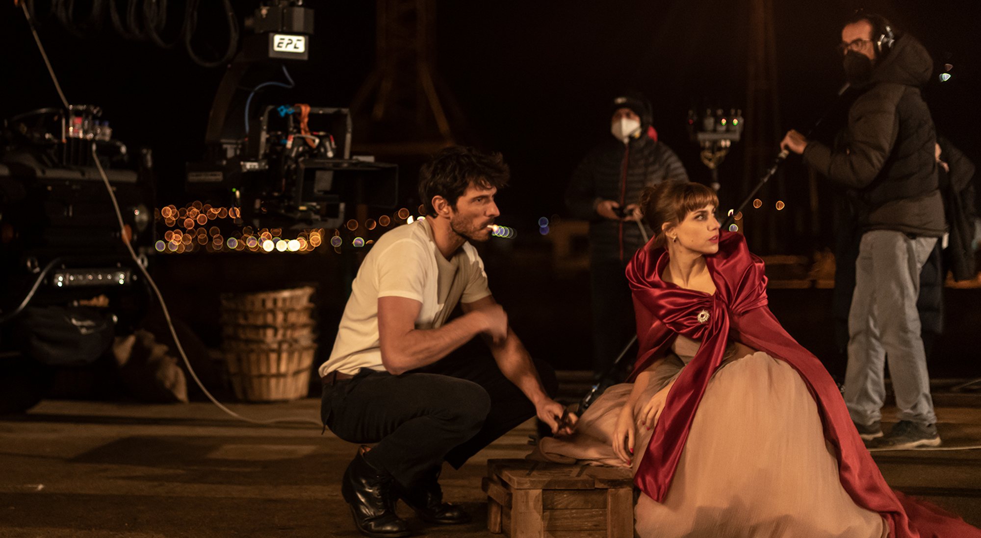 Andrés Velencoso y Aura Garrido grabando 'Un asunto privado'