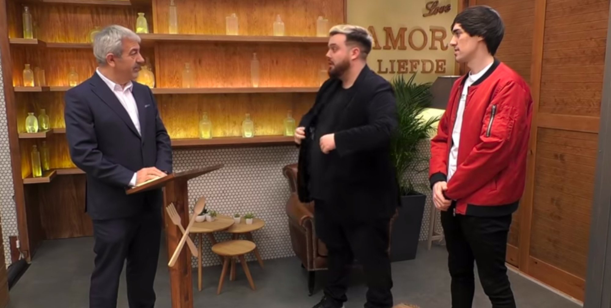Carlos Sobera deja el restaurante de &#39;First Dates&#39; en manos de Ibai y Ander
