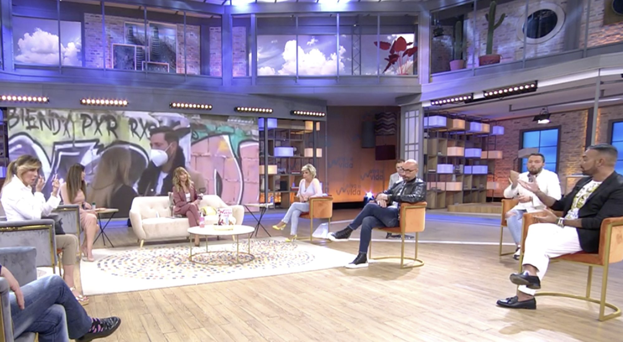 Los colaboradores de &#39;Viva la vida&#39; debatiendo las declaraciones