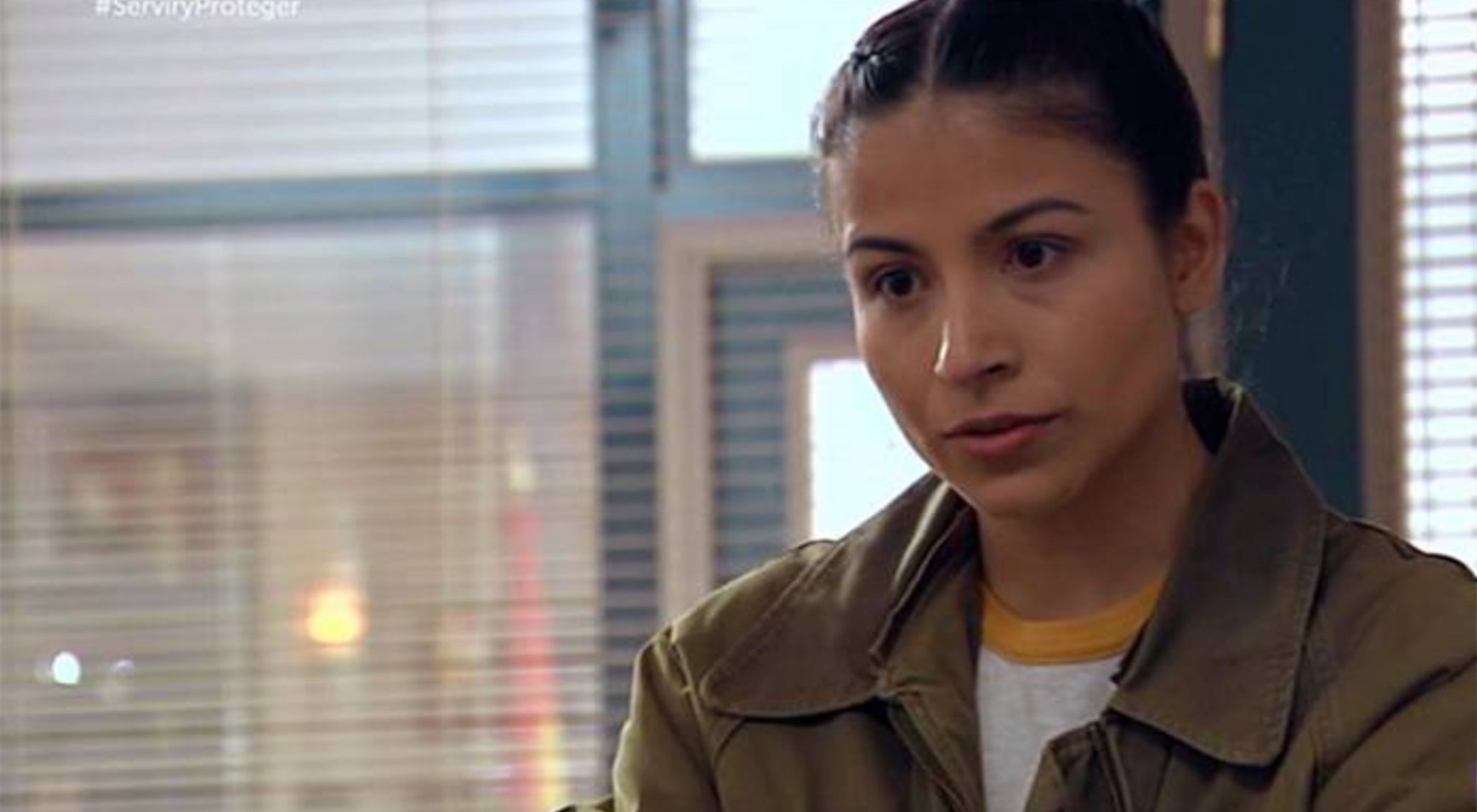 Silvia Sanabria como Nacha en &#39;Servir y proteger&#39;