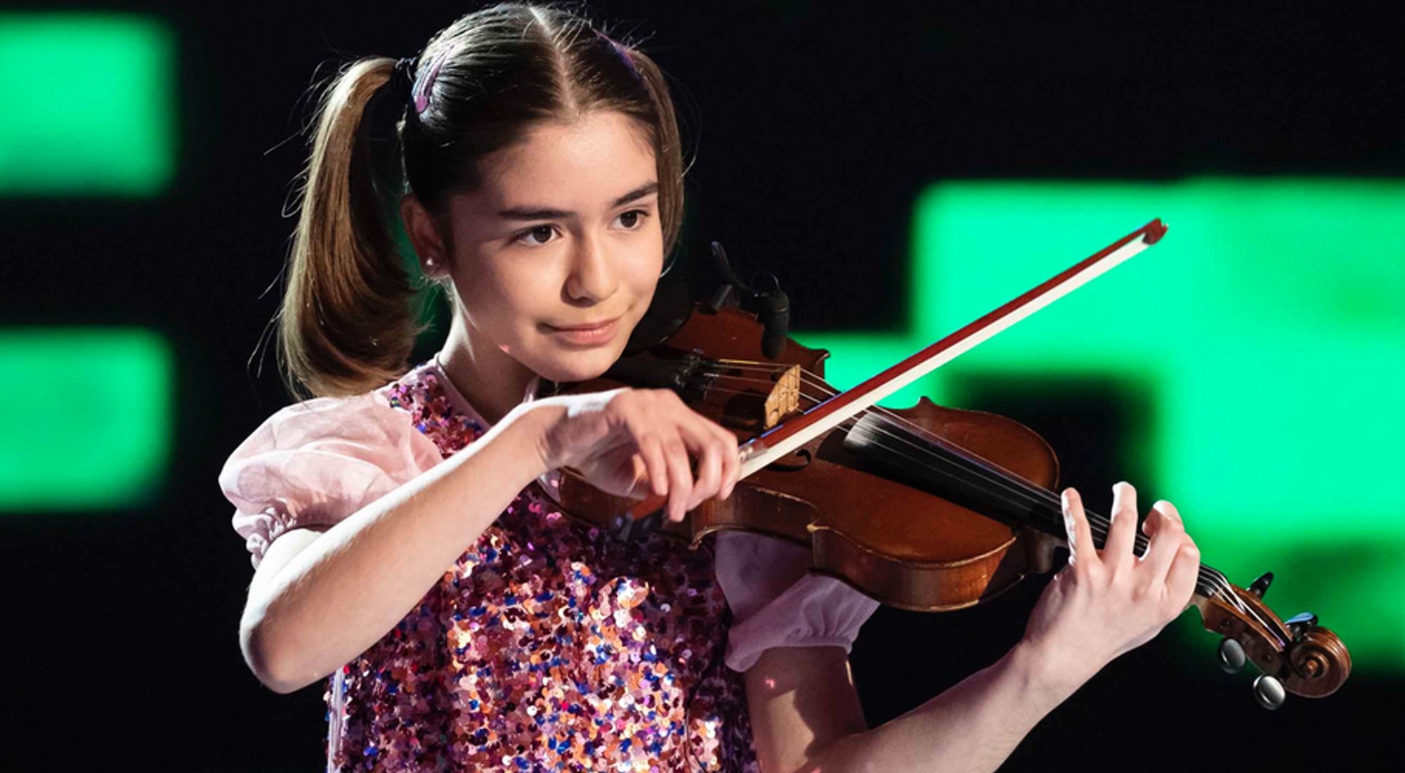 Sofía Rodríguez tocando el violín en la tercera edición de 'Prodigios'