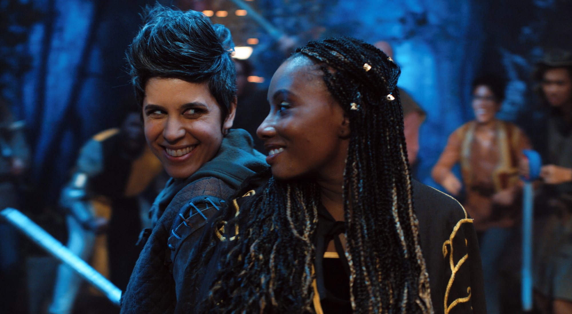 Rachel y Dana combaten espalda con espalda