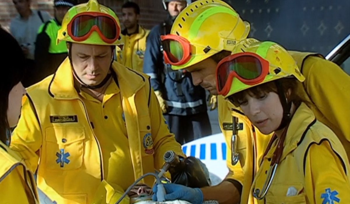 El equipo del SAMUR atiende a un paciente en &#39;Hospital Central&#39;