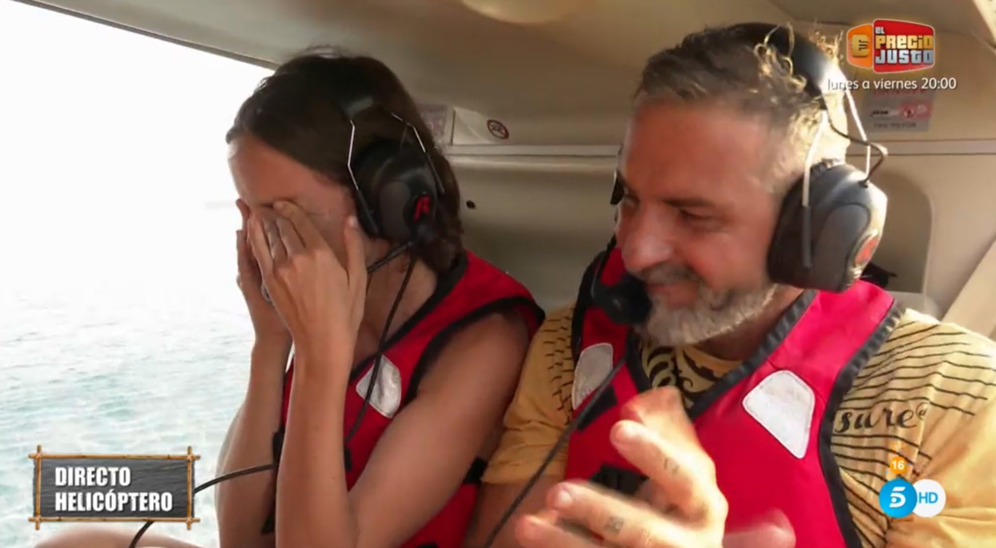 Carlos junto a Palito, emocionada al conocer que saltaba del helicóptero de &#39;Supervivientes&#39;
