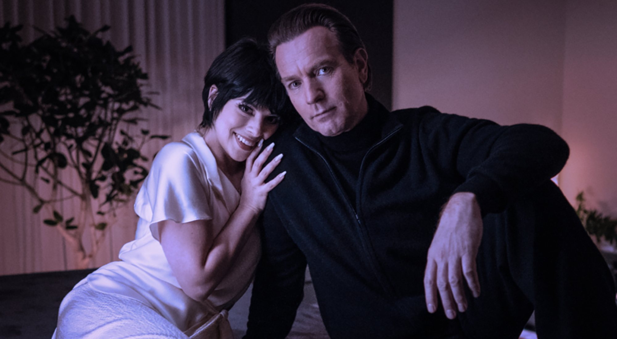 Krysta Rodriguez y Ewan McGregor en 'Halston'