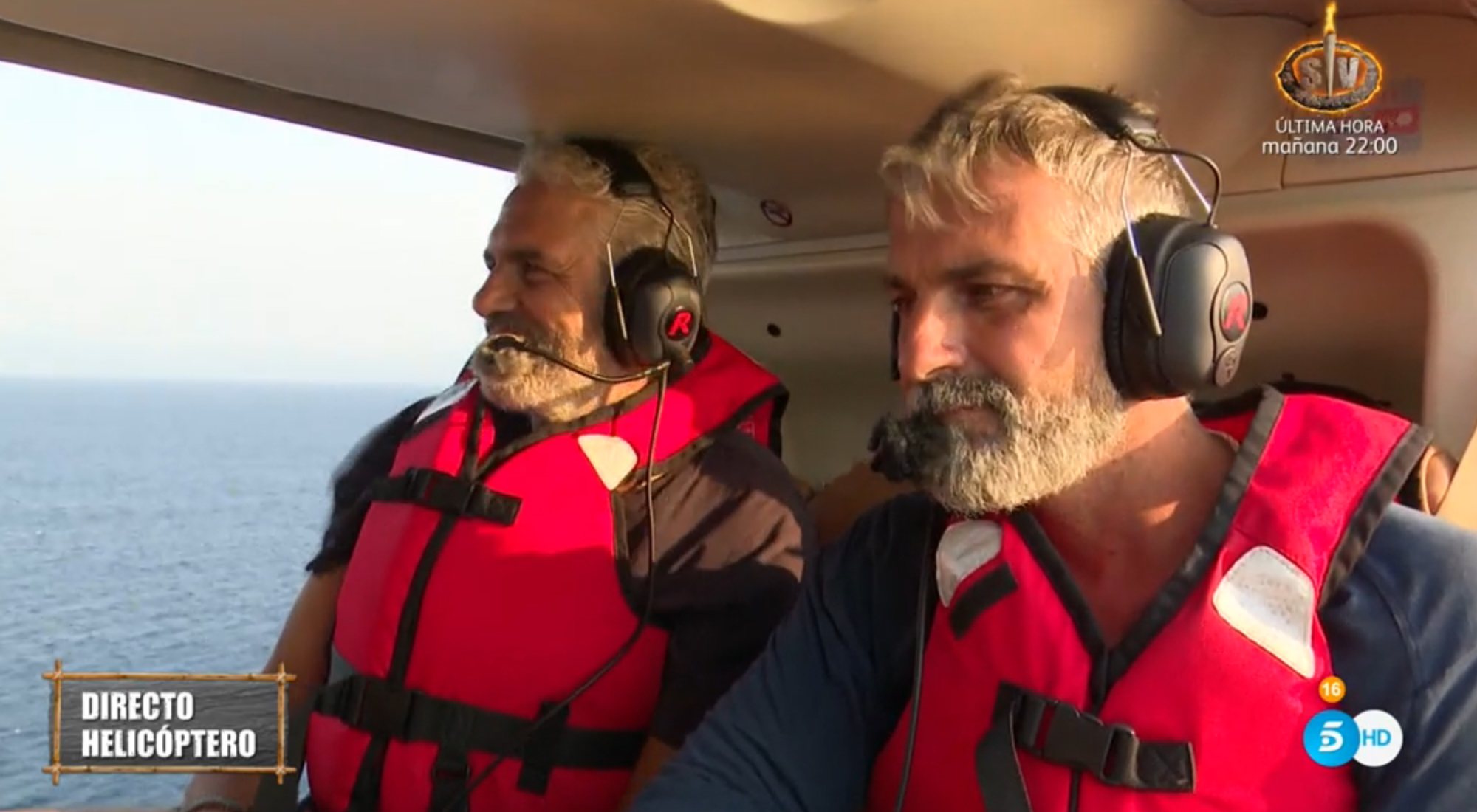 Agustín y Carlos, antes del salto del segundo del helicóptero en 'Supervivientes 2021'