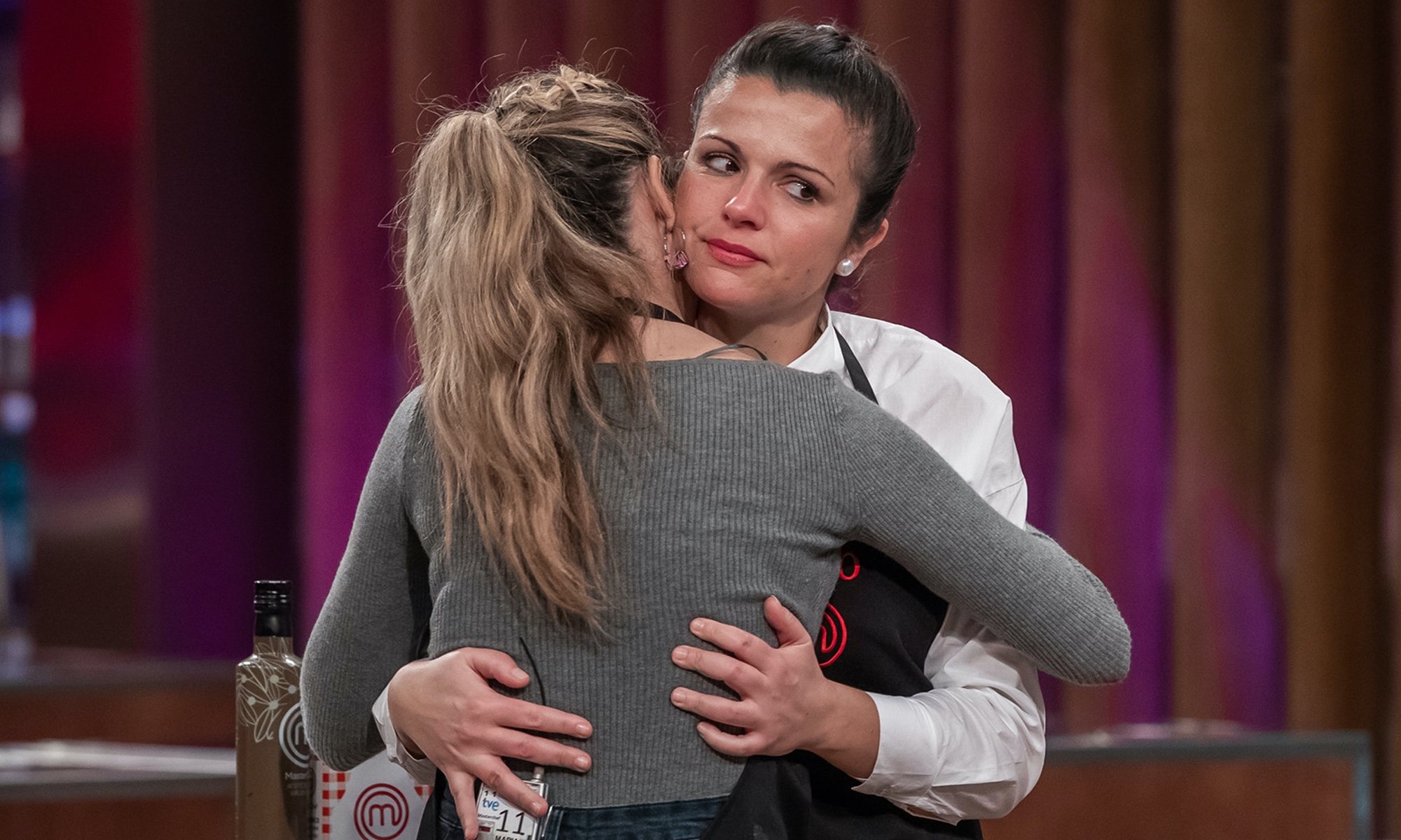 Vero, abrazada por María, en &#39;MasterChef 9&#39;