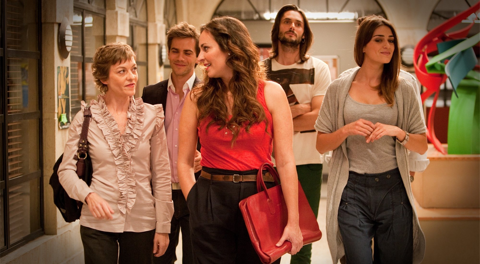 Escena del capítulo "En una despedida" de 'Física o química'