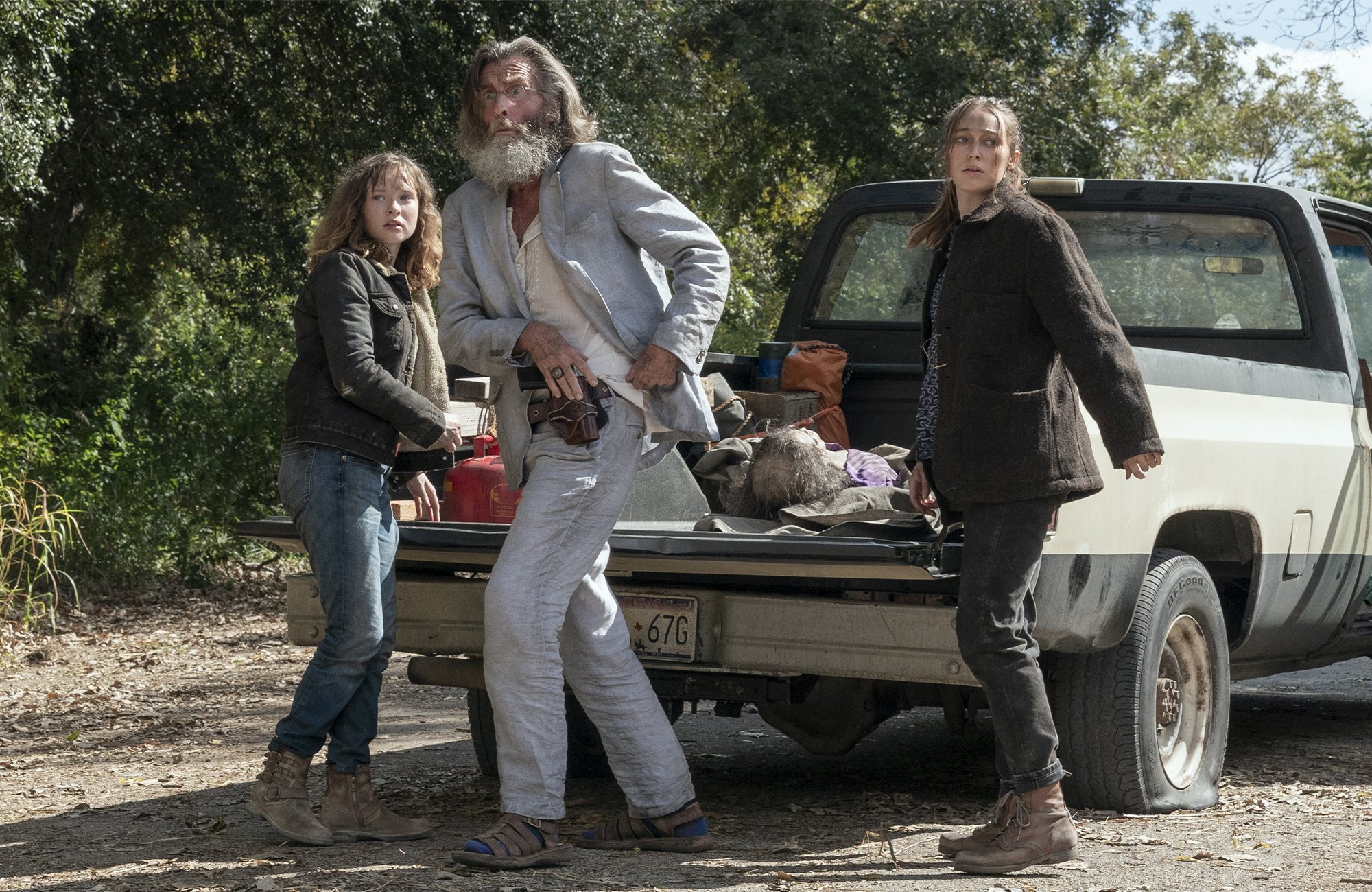 Dakota, Teddy y Alicia en el 6x14 de 'Fear The Walking Dead'