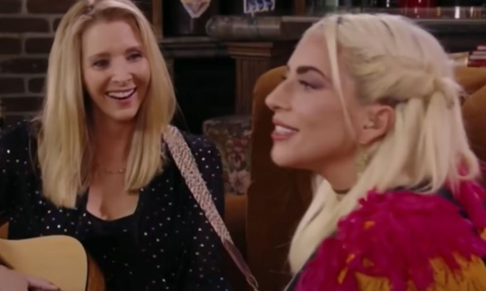 Lisa Kudrow y Lady Gaga en 'Friends: The Reunion'