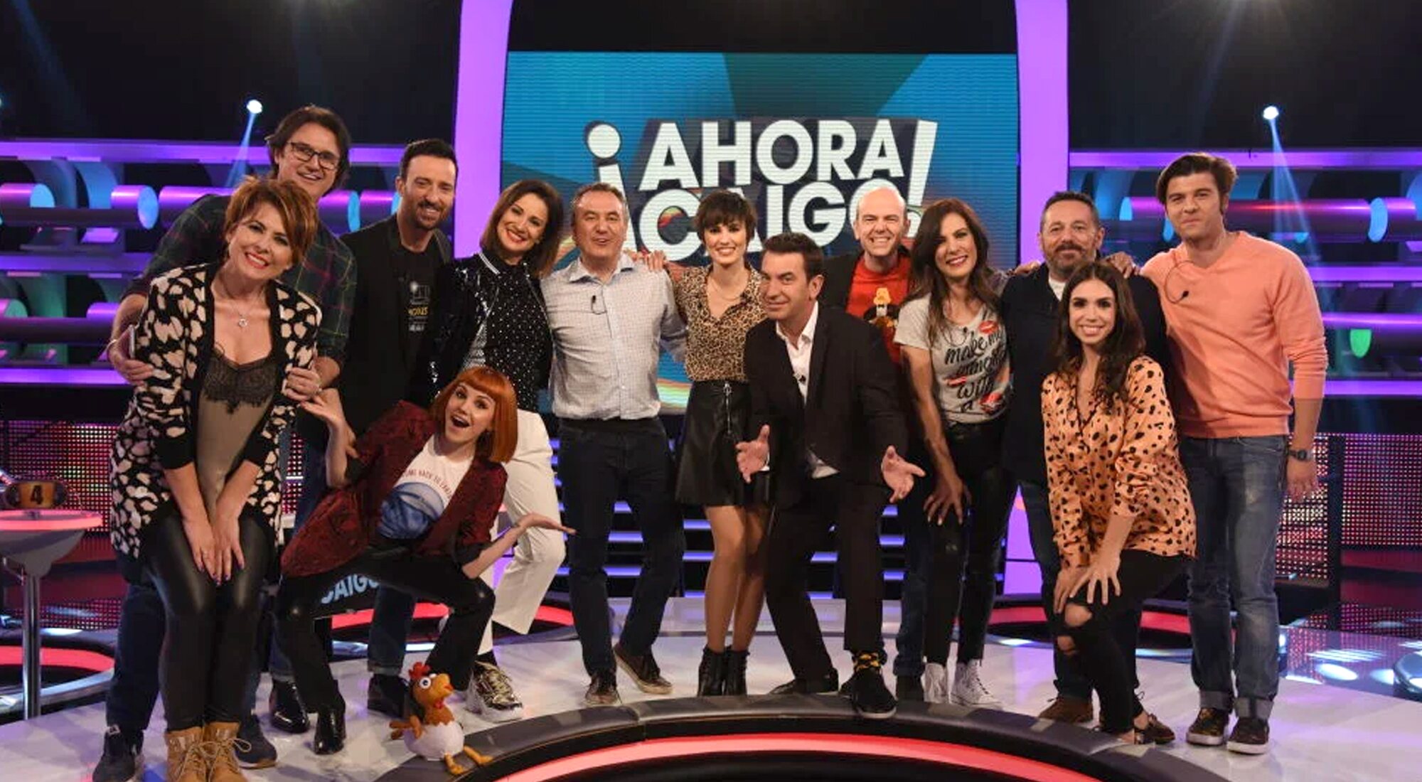 Arturo Valls, con los invitados del especial de '¡Ahora caigo!' por el 30º aniversario de Antena 3