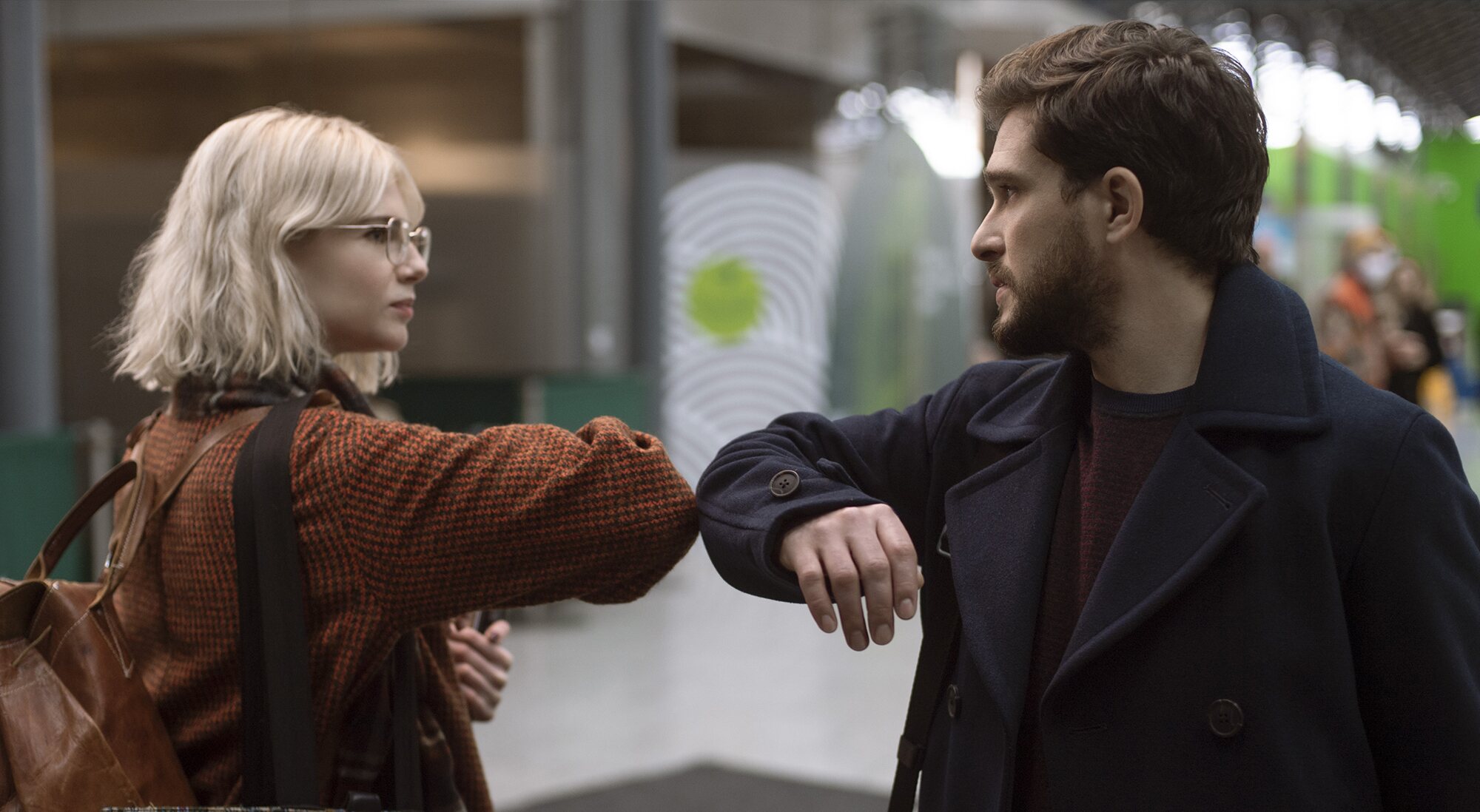 Lucy Boynton y Kit Harington en &#39;Modern Love&#39;