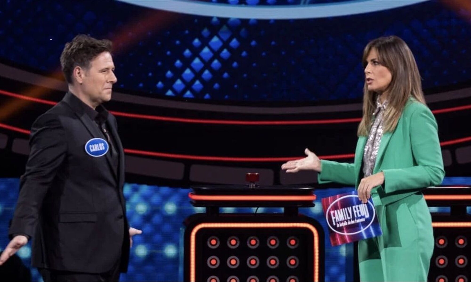 Carlos Latre y Nuria Roca en 'Family Feud'